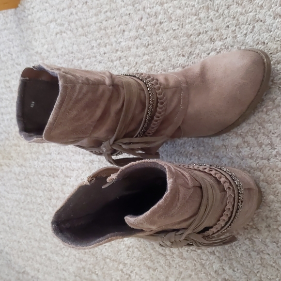 Bootie - Picture 2 of 4